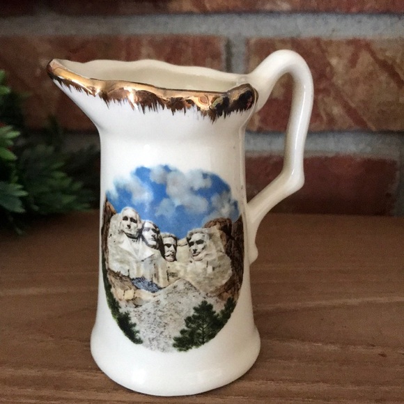 Rare Vintage Mount Rushmore Miniature Creamer - Picture 2 of 7